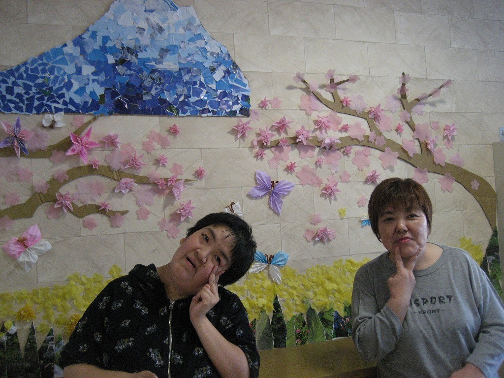 桜の壁飾り　山郷館デイサービスセンター黒石