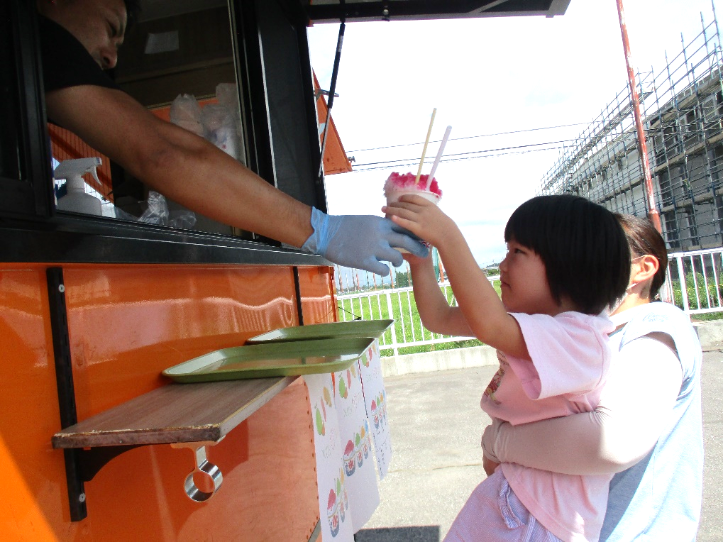 「おかげ茶や」さんのキッチン カーが花りんごにやってきました！～児童発達支援センター 花りんご～