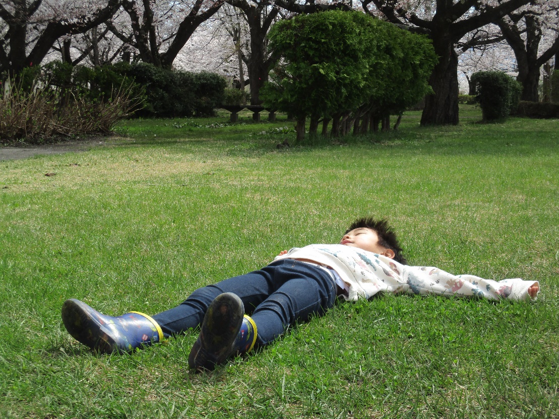 お花見外出～児童発達支援センター花りんご～