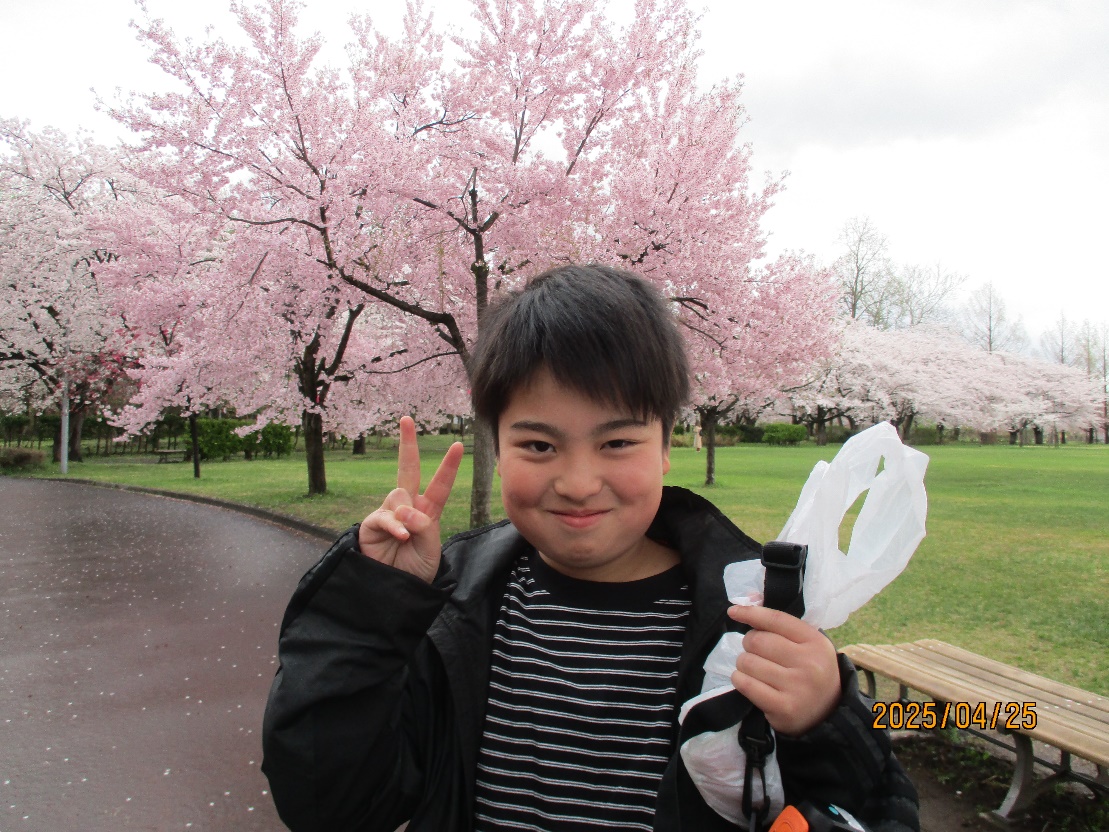 お花見外出～児童発達支援センター花りんご～