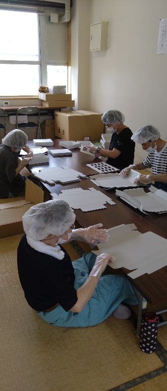 箱折り作業始めました！～山郷館デイサービスセンター黒石～
